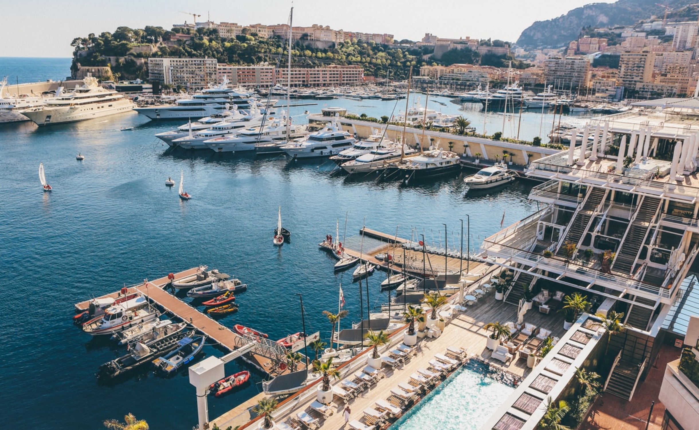 Cannes airport to Monaco transfer: ride to the occasion