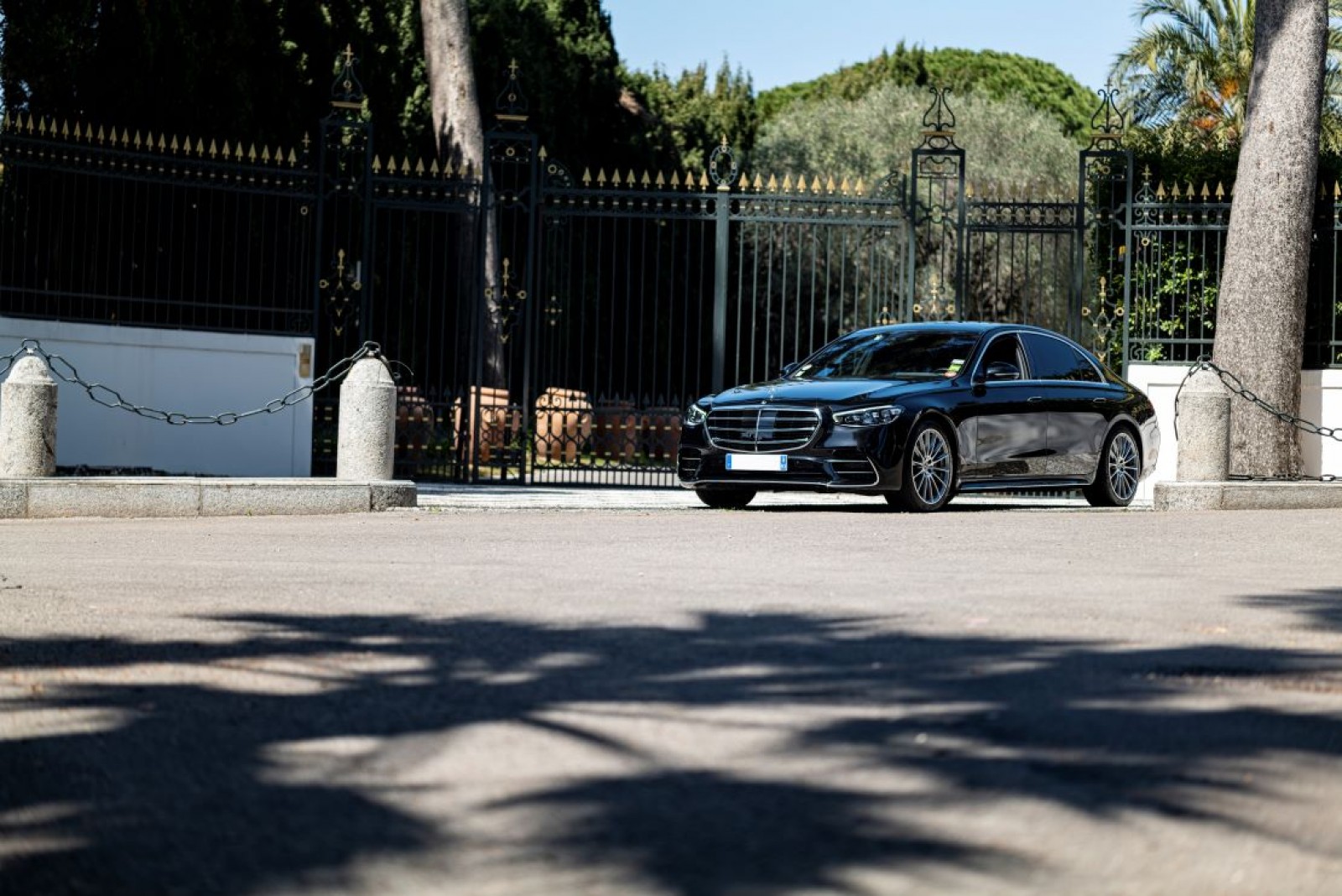 Limo Service with Private Driver in Saint Tropez - 24/7 Service -  VIP Limousine Service - Book Online - Tailor-Made Quote 