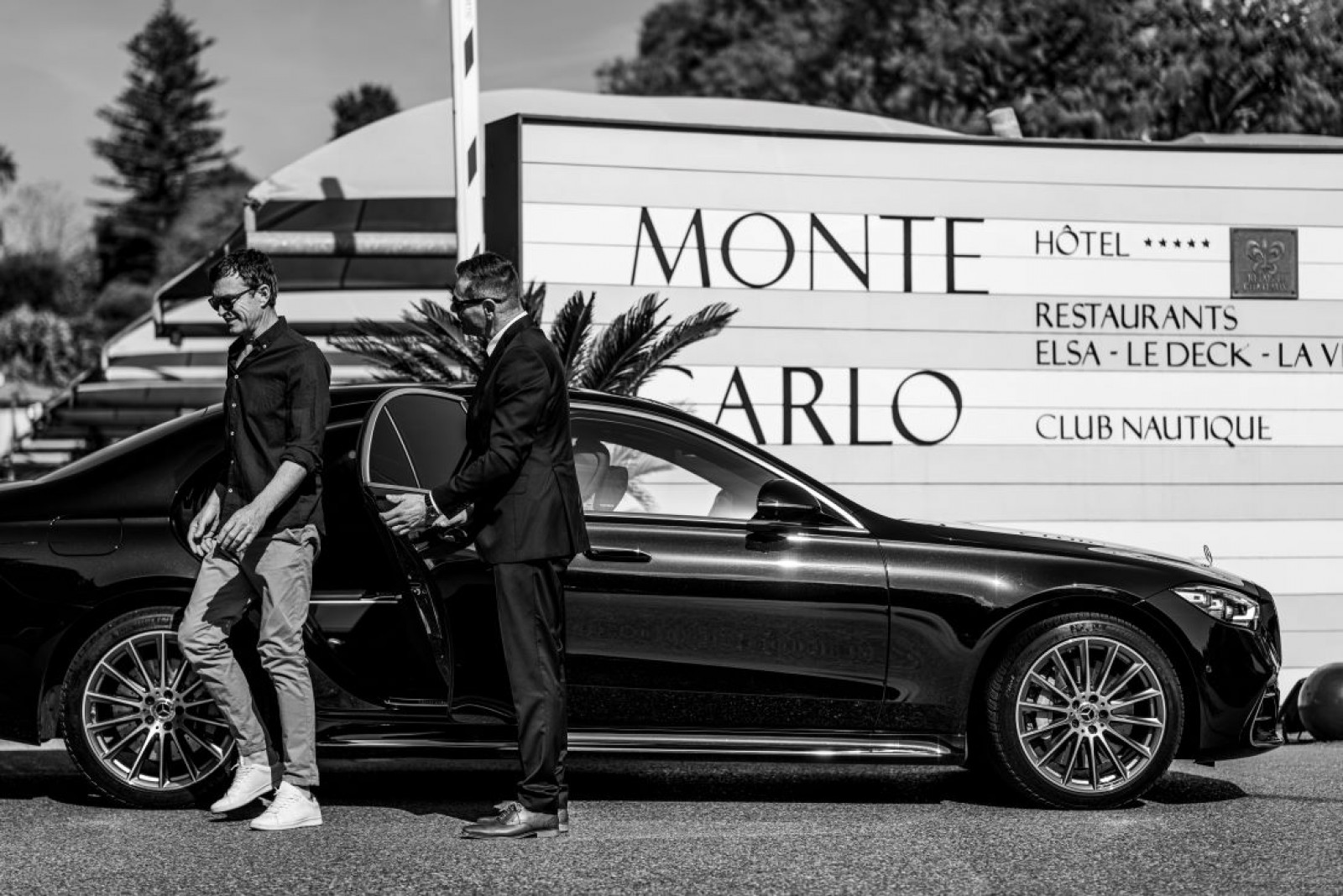 Limo with Private Driver Monaco - 24/7 Service - Limousine Service with Private Chauffeur - Tailor-made Quote