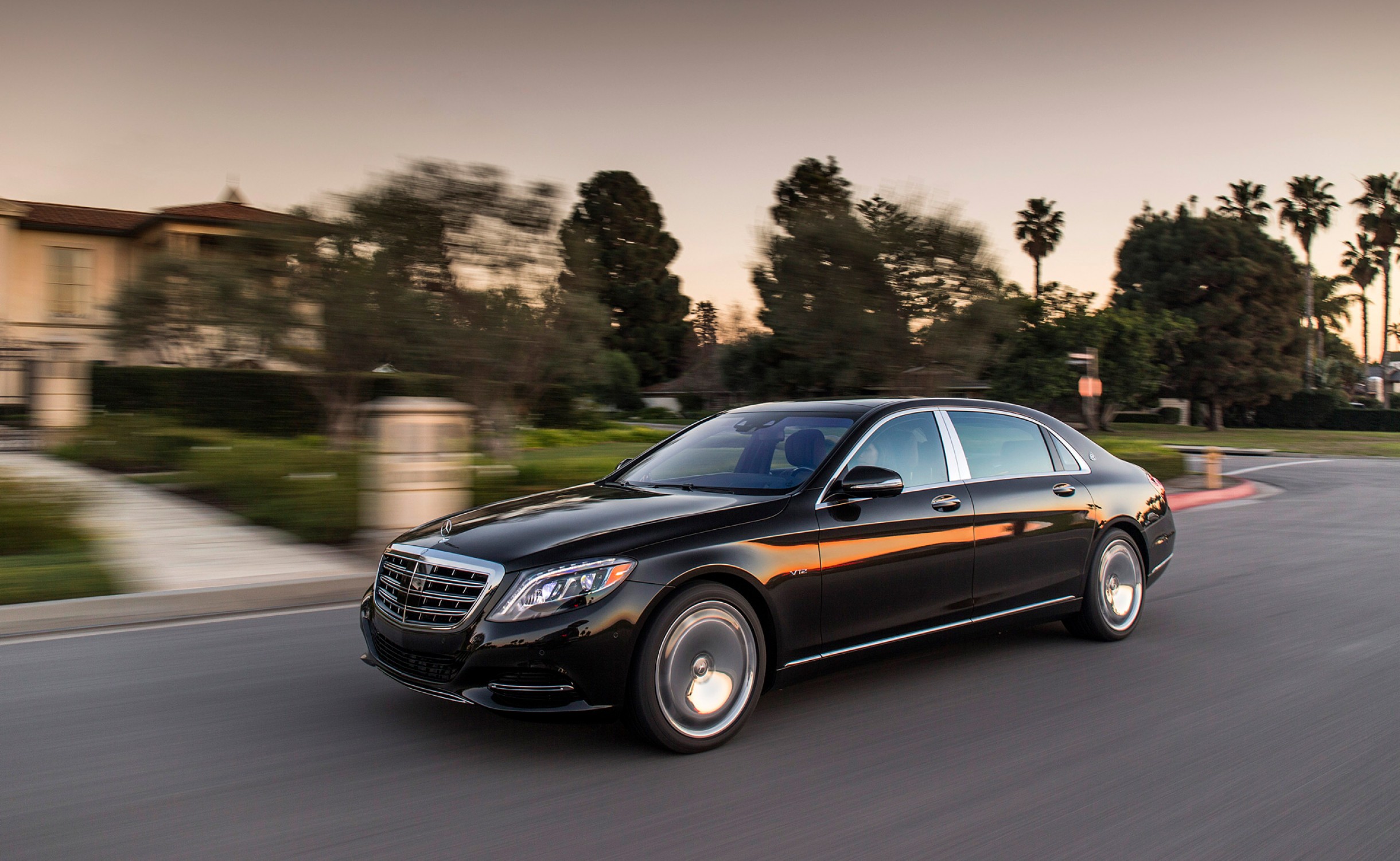 Luxury Limousine service with chauffeur on the French Riviera